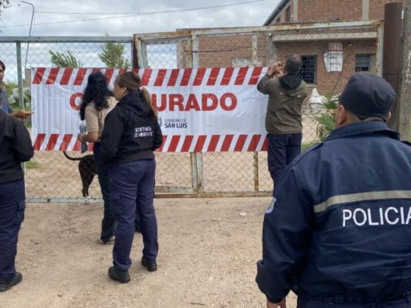 Clausuraron una recicladora clandestina en el barrio 1º de Mayo